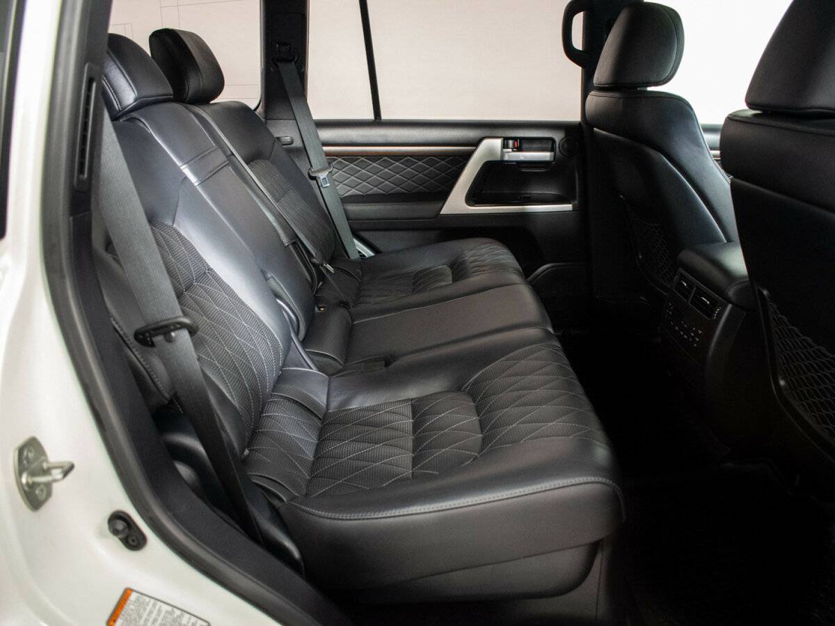 Toyota Land Cruiser 2017 года с пробегом. Фото: #9