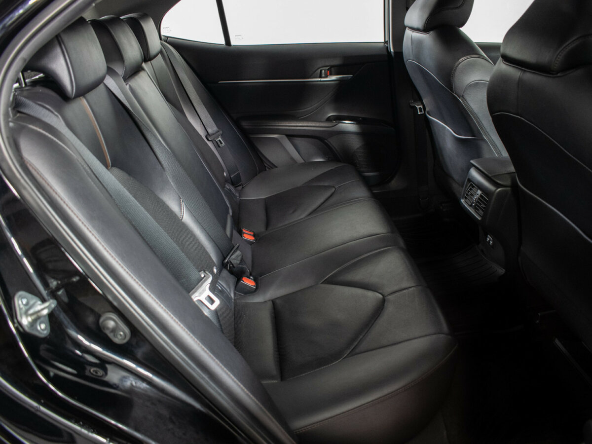 Toyota Camry 2020 года с пробегом. Фото: #9