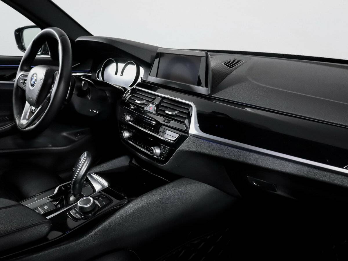 BMW 5 серии 2019 года с пробегом. Фото: #8