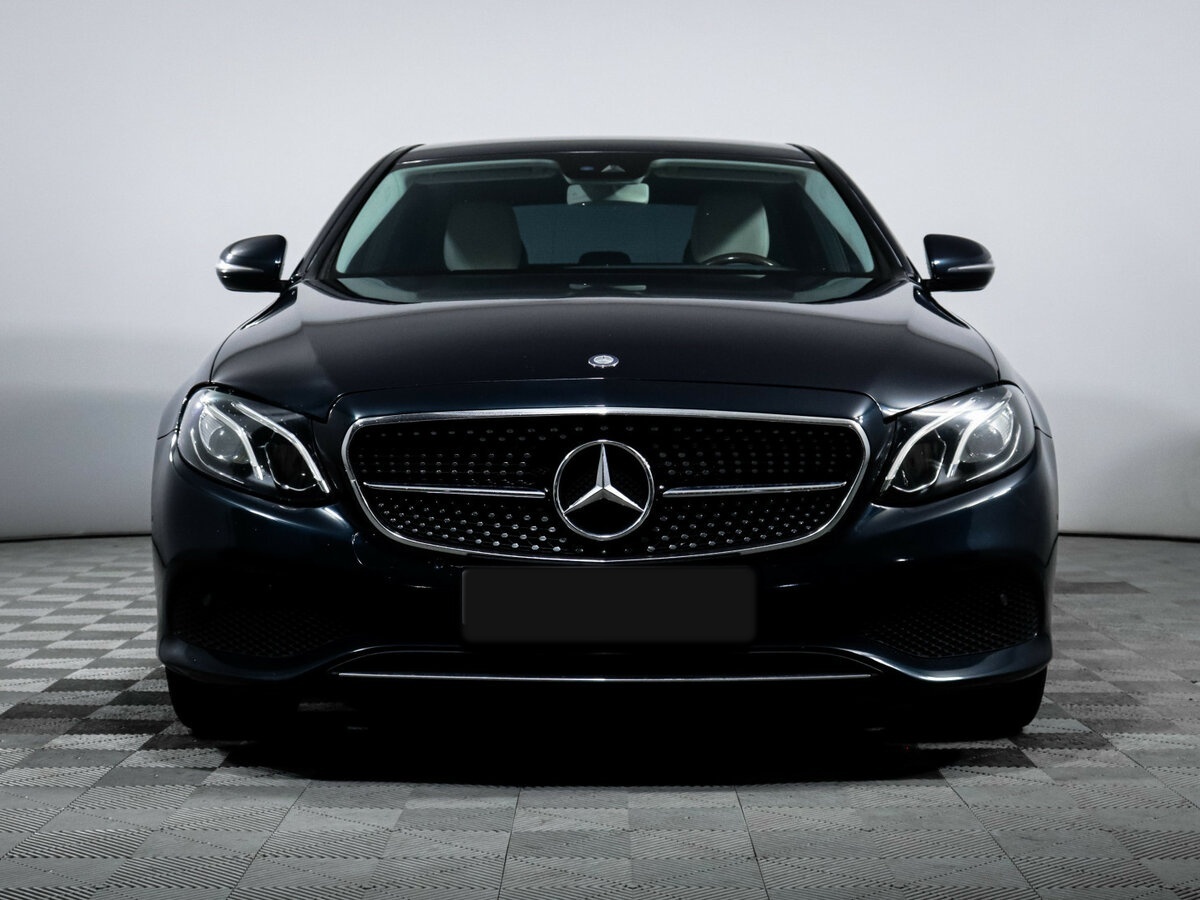 Mercedes-Benz E-Класс 2017 года с пробегом. Фото: #1