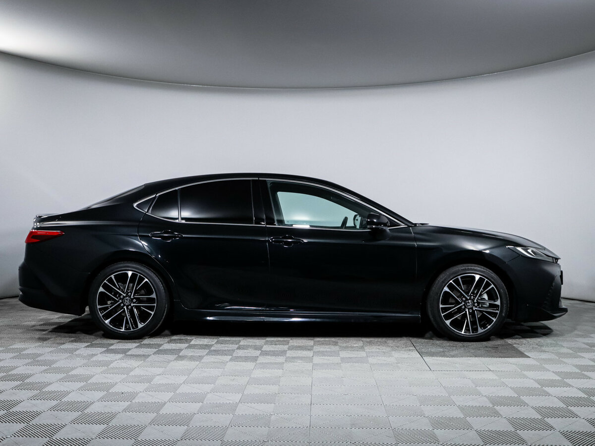 Toyota Camry 2024 года с пробегом. Фото: #3