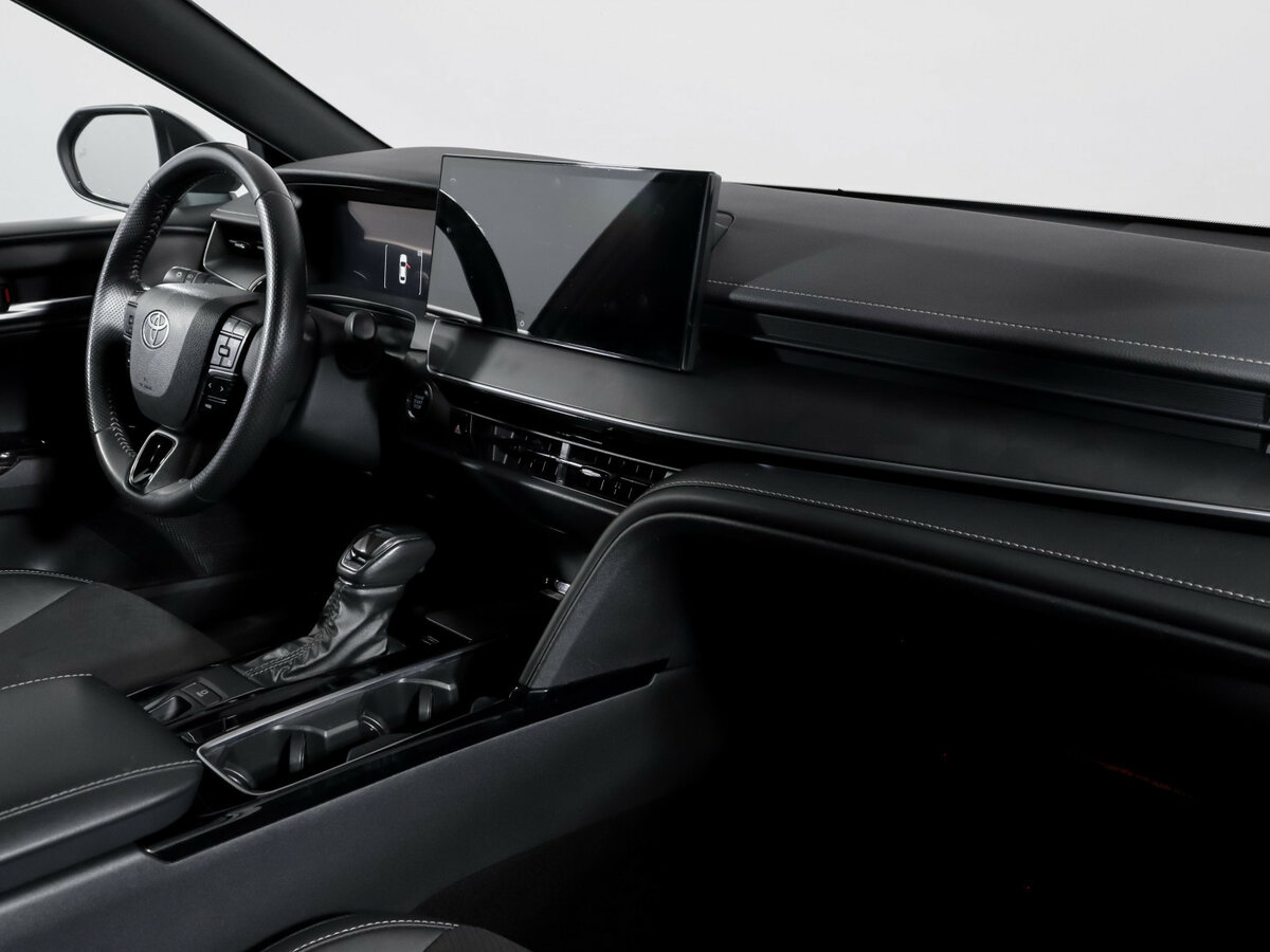 Toyota Camry 2024 года с пробегом. Фото: #8