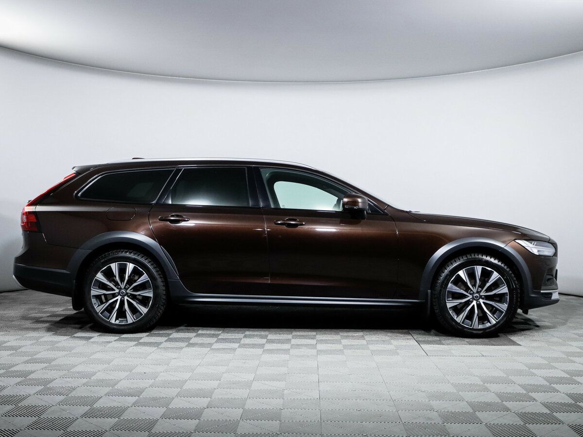 Volvo V90 Cross Country 2021 года с пробегом. Фото: #3