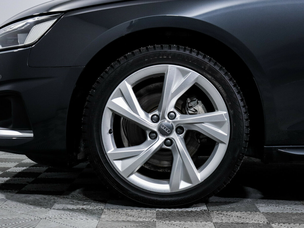 Audi A4 2020 года с пробегом. Фото: #11