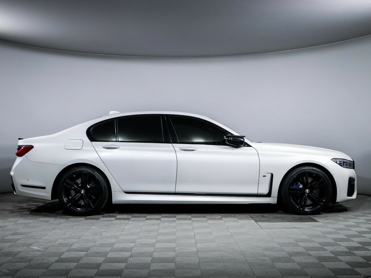 BMW 7 серии 2020 года с пробегом. Фото: #3