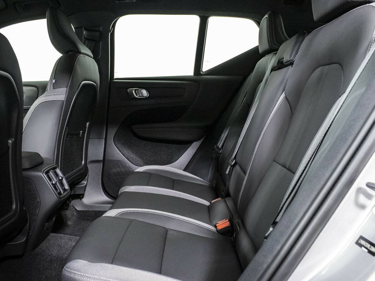 Volvo XC40 2024 года с пробегом. Фото: #6