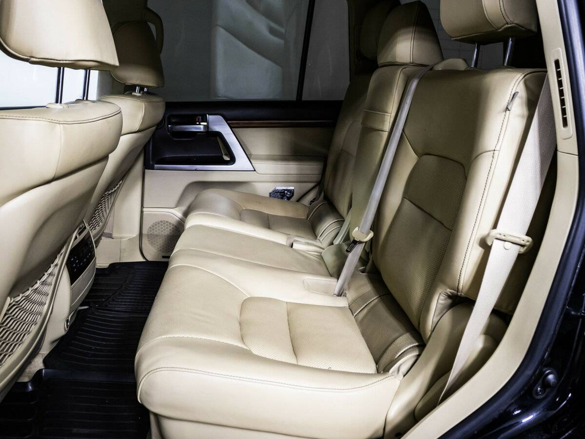 Toyota Land Cruiser 2016 года с пробегом. Фото: #9