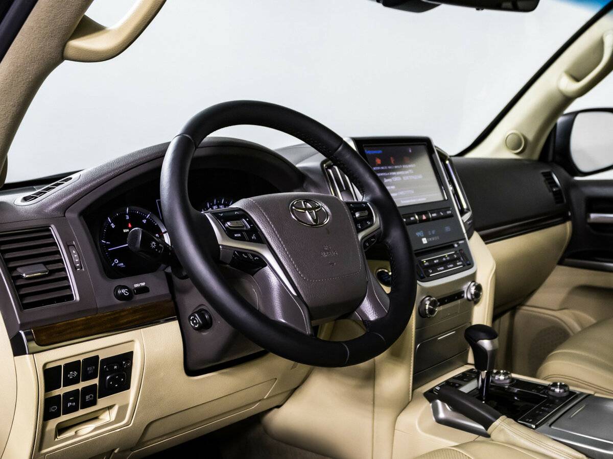 Toyota Land Cruiser 2016 года с пробегом. Фото: #10