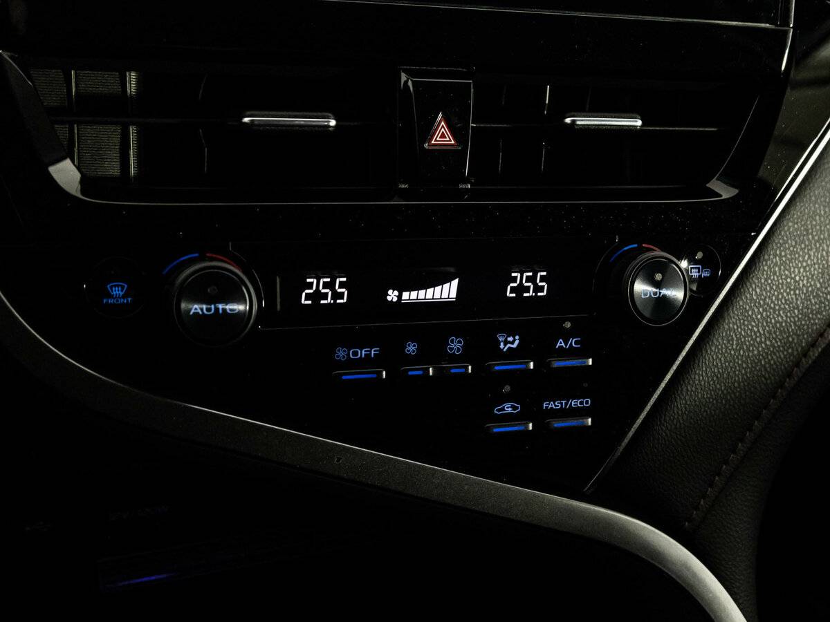 Toyota Camry 2021 года с пробегом. Фото: #12