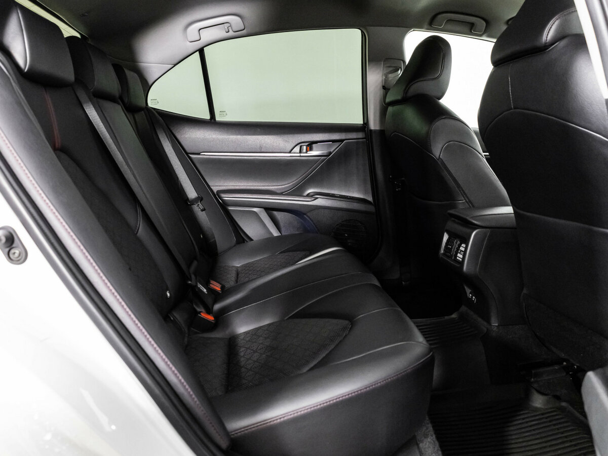 Toyota Camry 2021 года с пробегом. Фото: #22