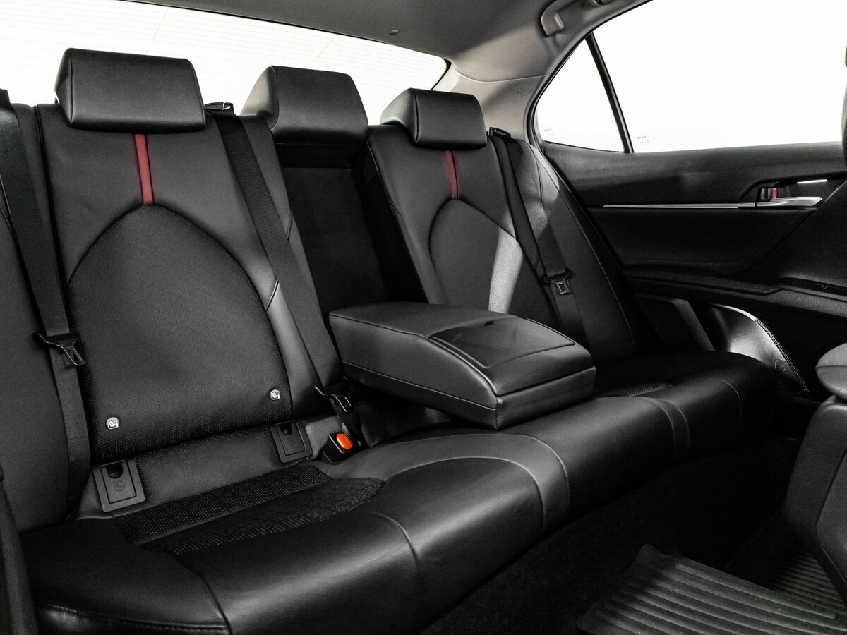 Toyota Camry 2021 года с пробегом. Фото: #24