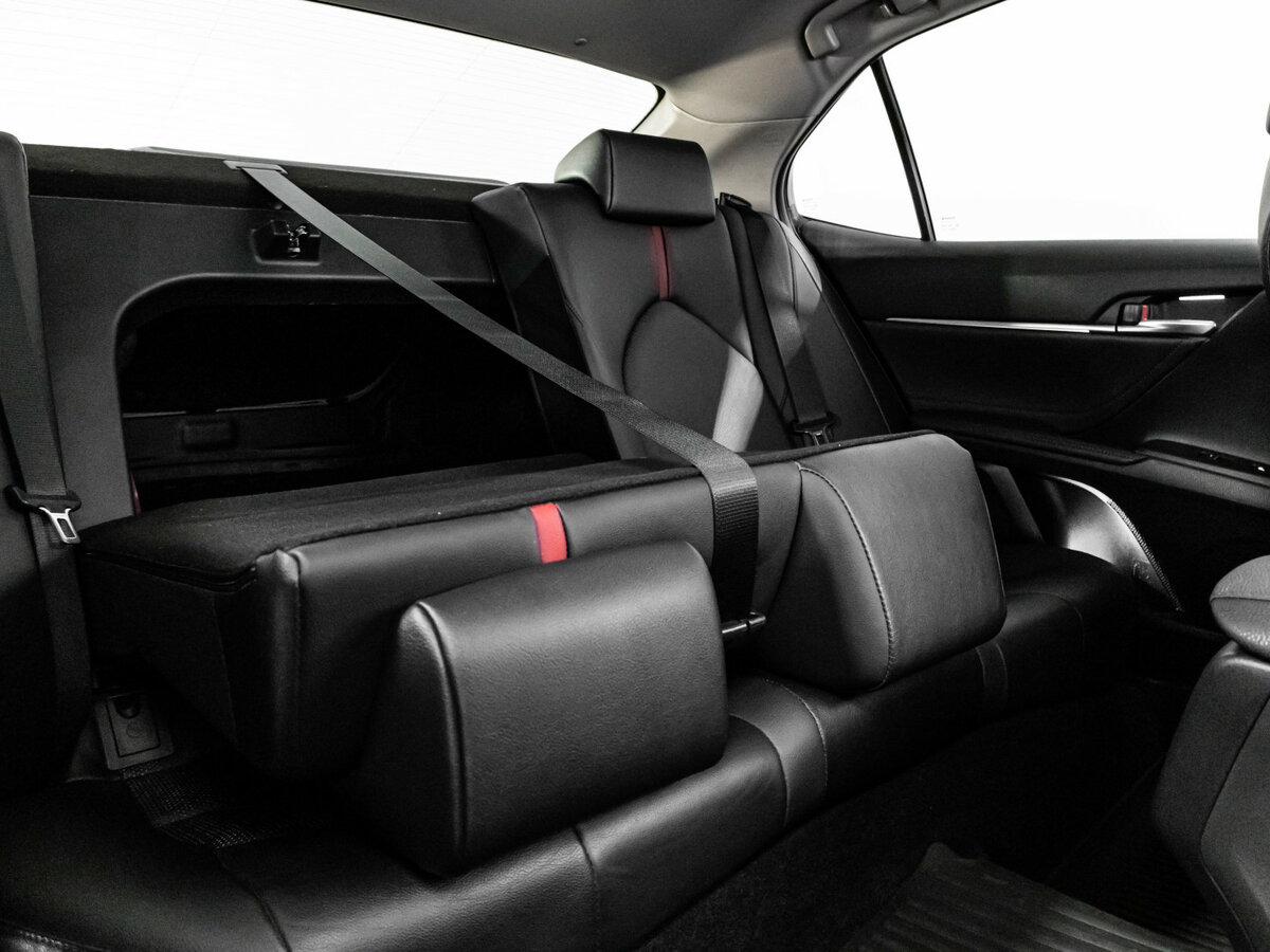 Toyota Camry 2021 года с пробегом. Фото: #25