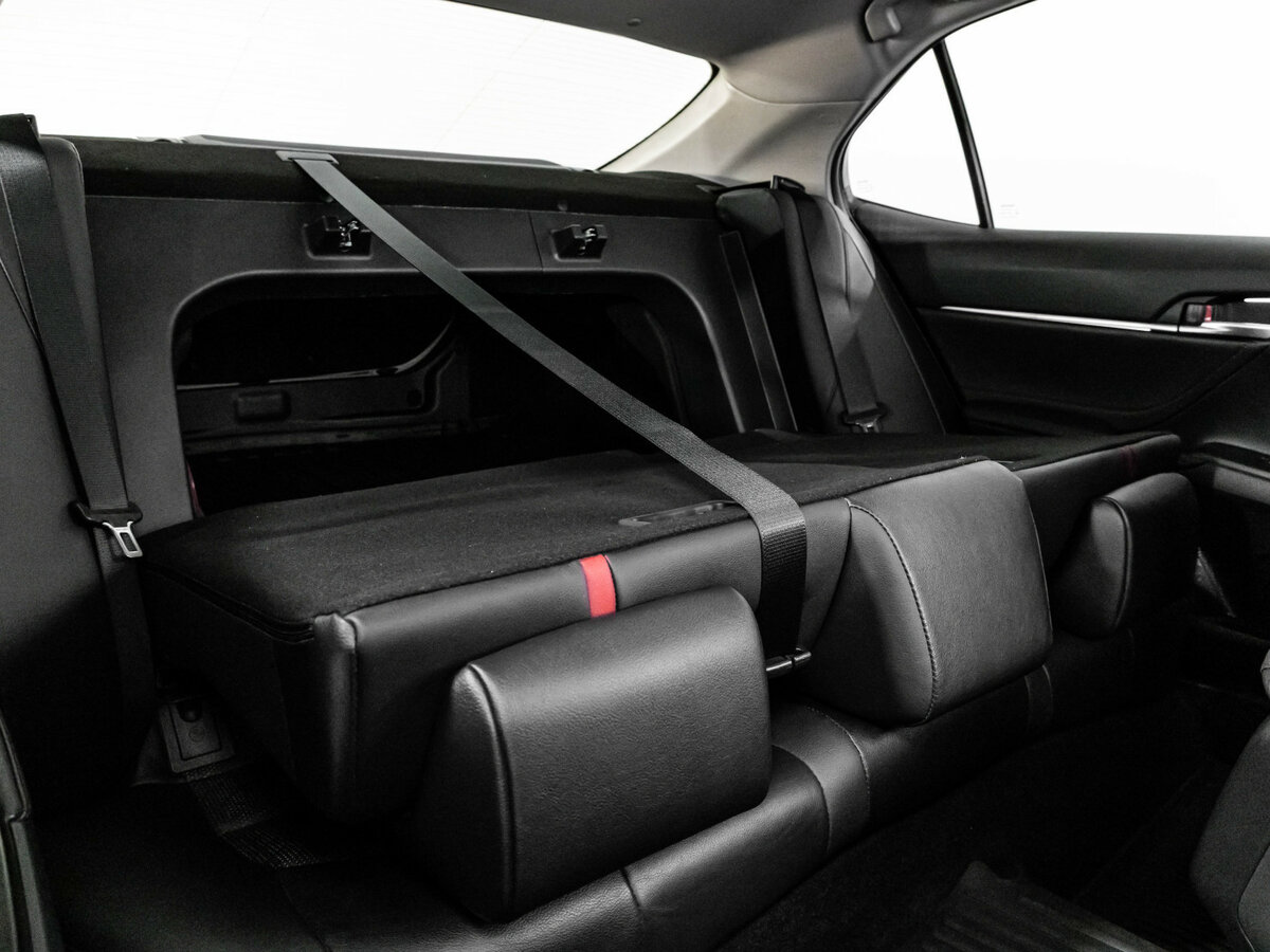 Toyota Camry 2021 года с пробегом. Фото: #26