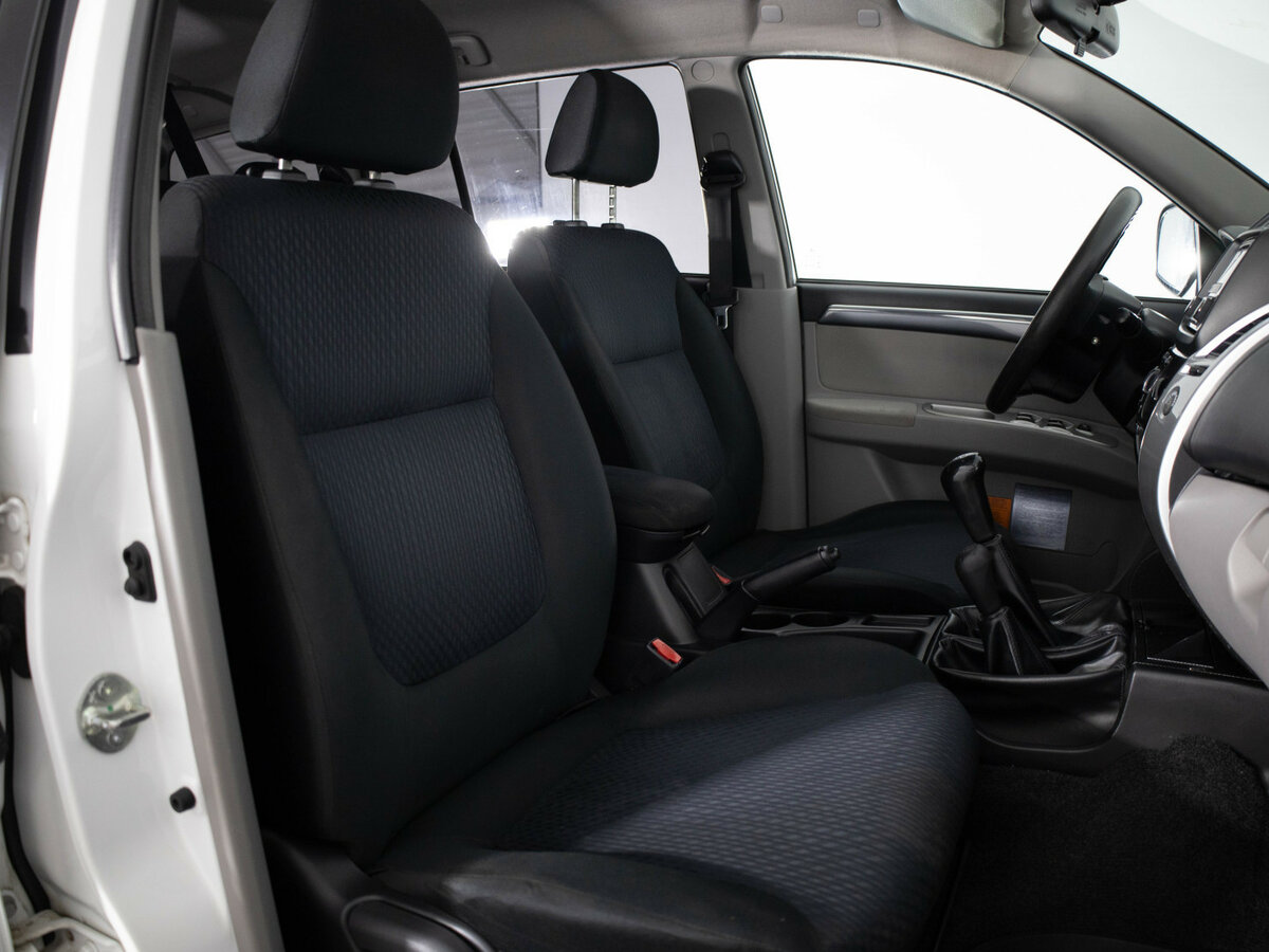 Mitsubishi Pajero Sport 2014 года с пробегом. Фото: #16