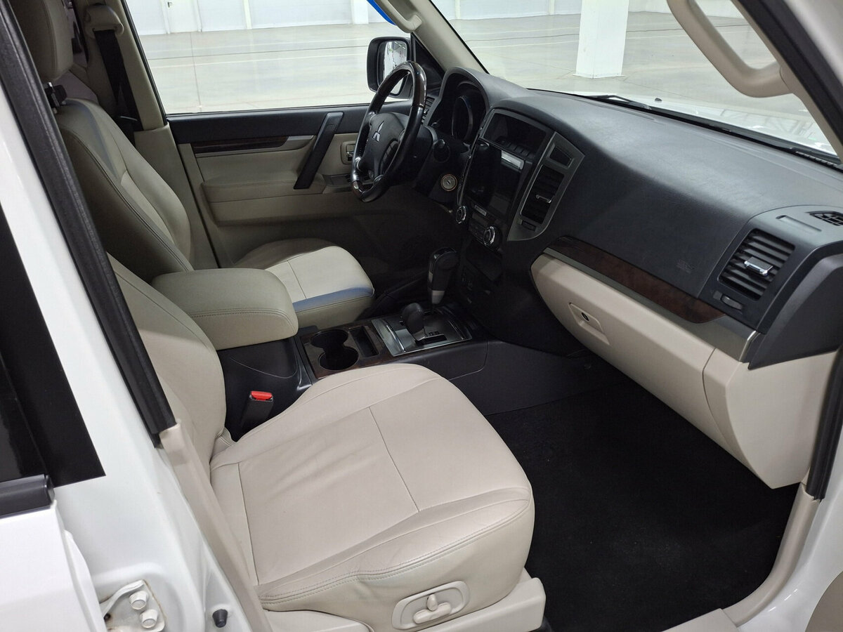 Mitsubishi Pajero 2020 года с пробегом. Фото: #10