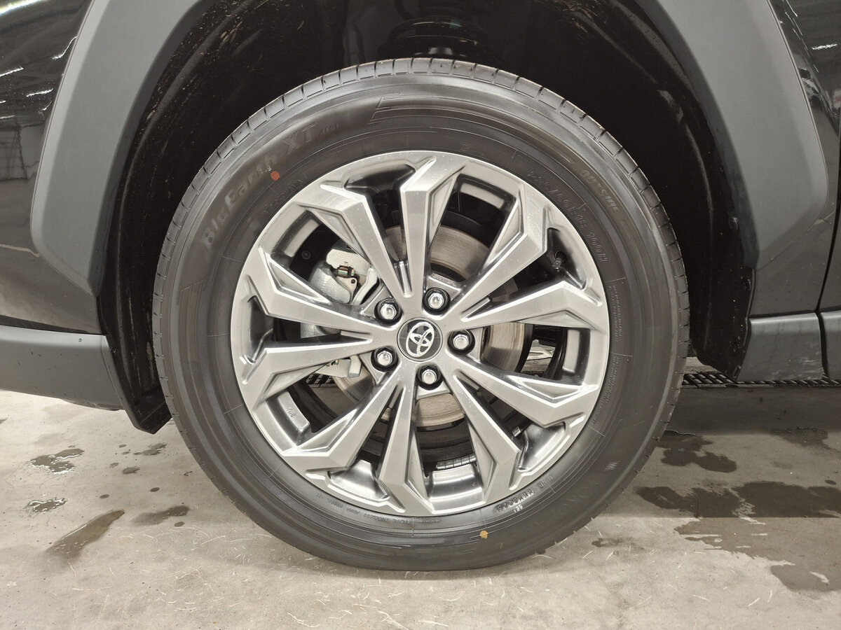 Toyota RAV4 2025 года с пробегом. Фото: #16