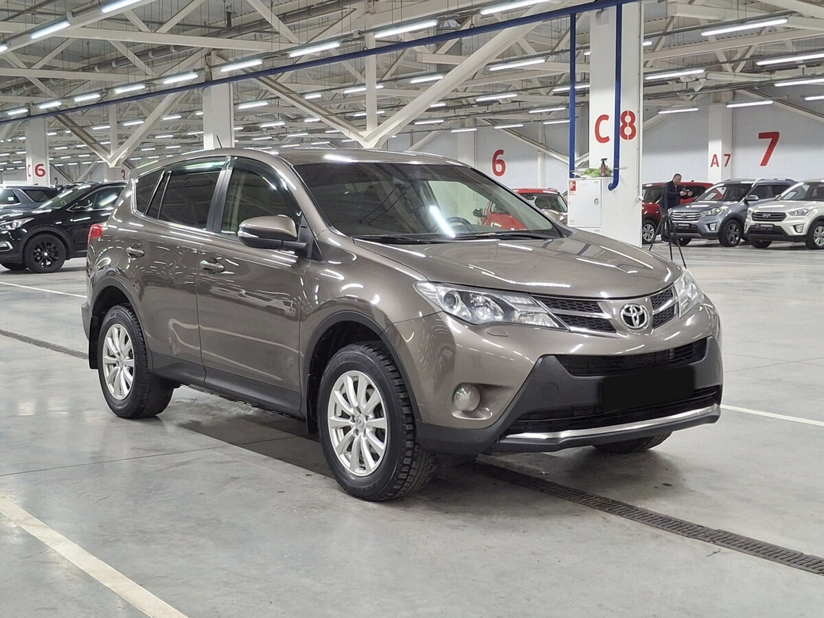 Toyota RAV4 2013 года с пробегом. Фото: #2
