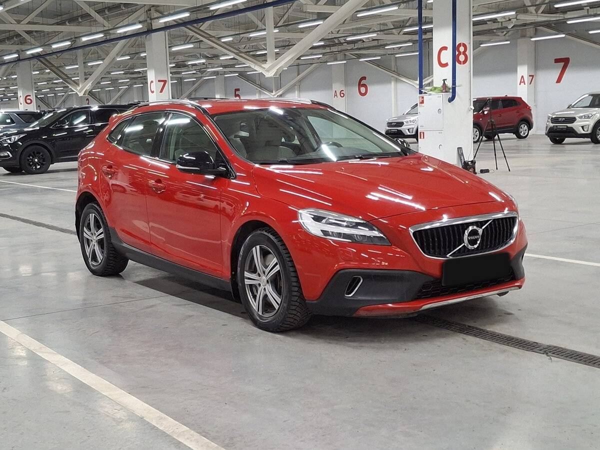 Volvo V40 Cross Country 2017 года с пробегом. Фото: #2