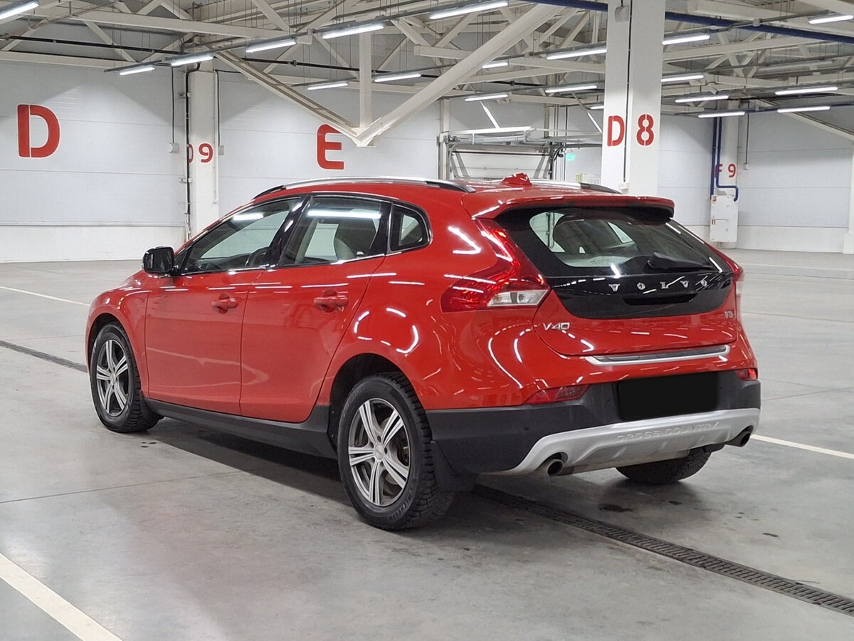 Volvo V40 Cross Country 2017 года с пробегом. Фото: #6