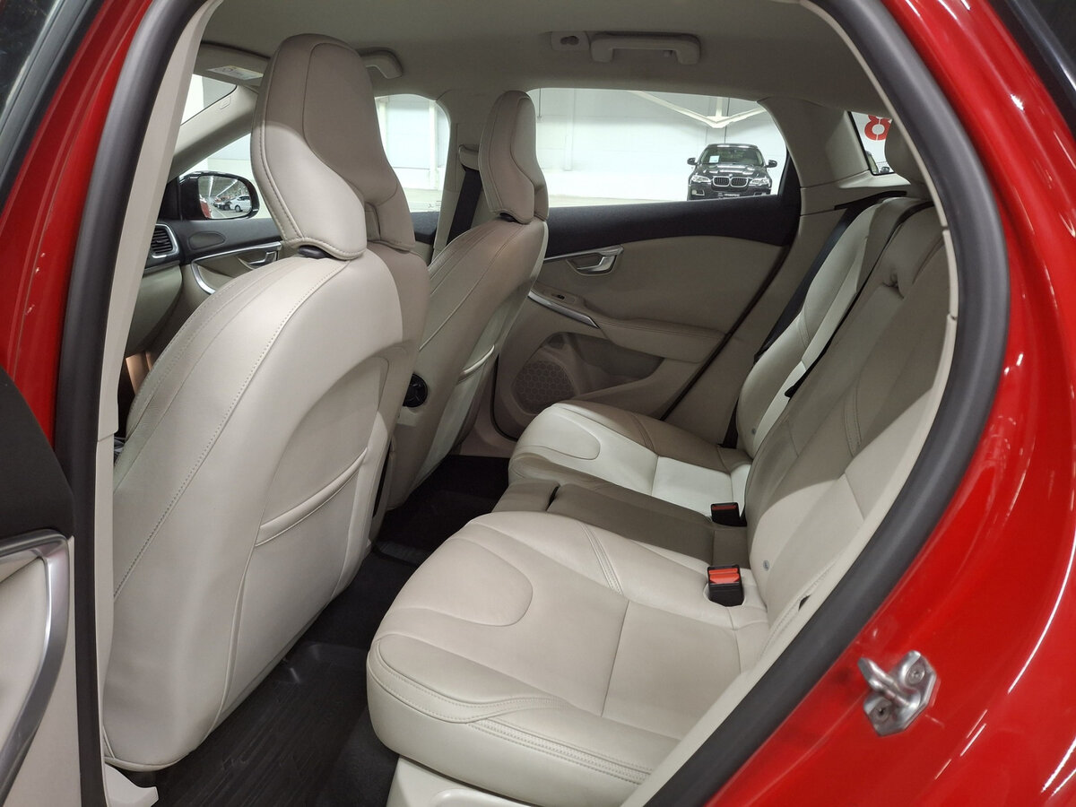 Volvo V40 Cross Country 2017 года с пробегом. Фото: #11