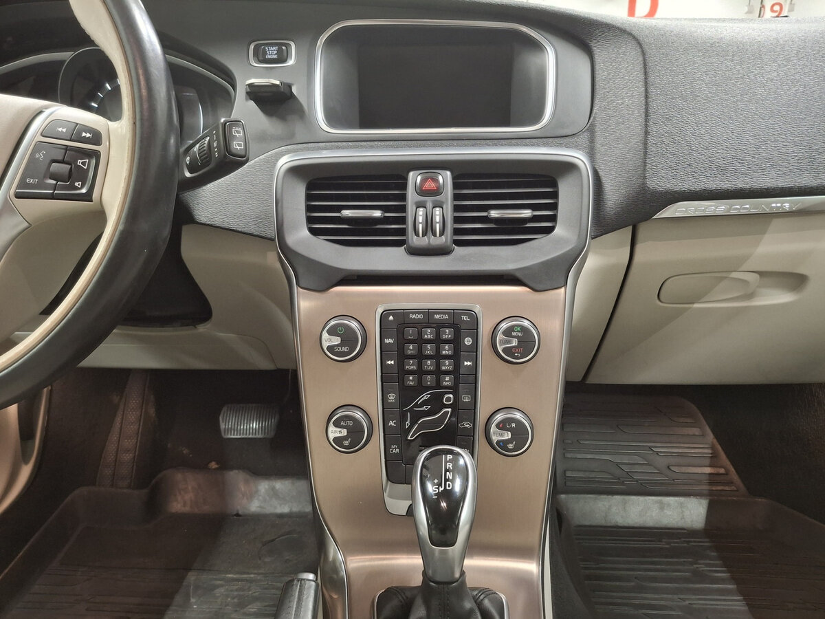 Volvo V40 Cross Country 2017 года с пробегом. Фото: #14