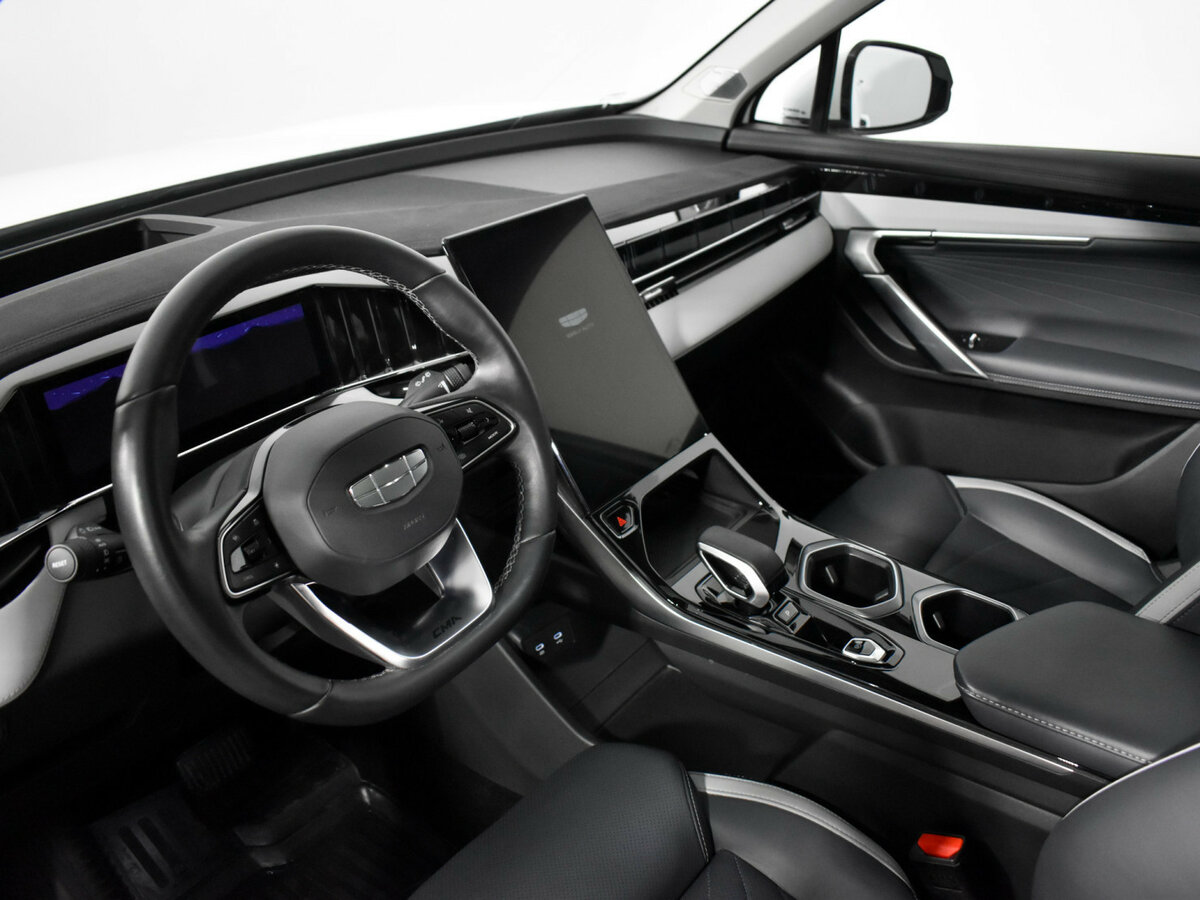 Geely Atlas 2024 года с пробегом. Фото: #6