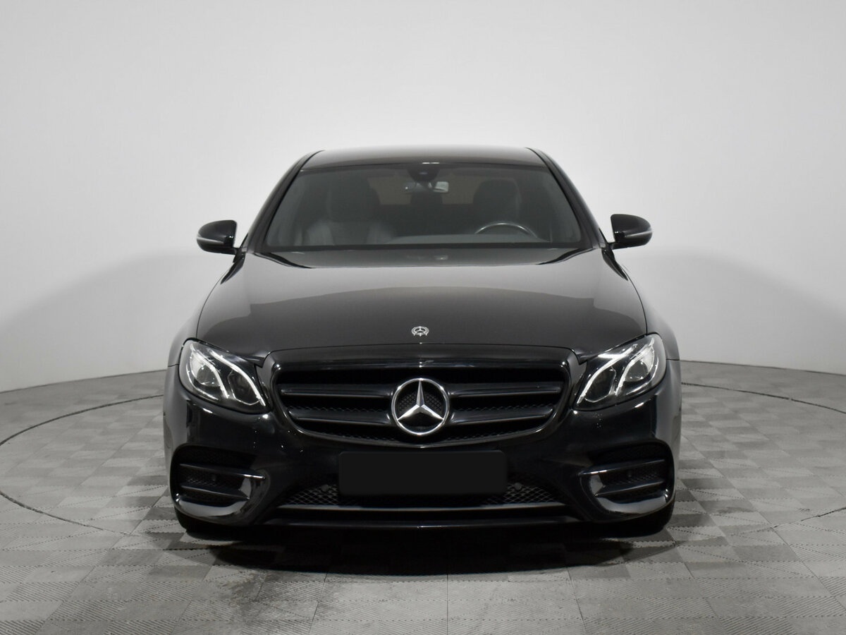 Mercedes-Benz E-Класс 2019 года с пробегом. Фото: #1