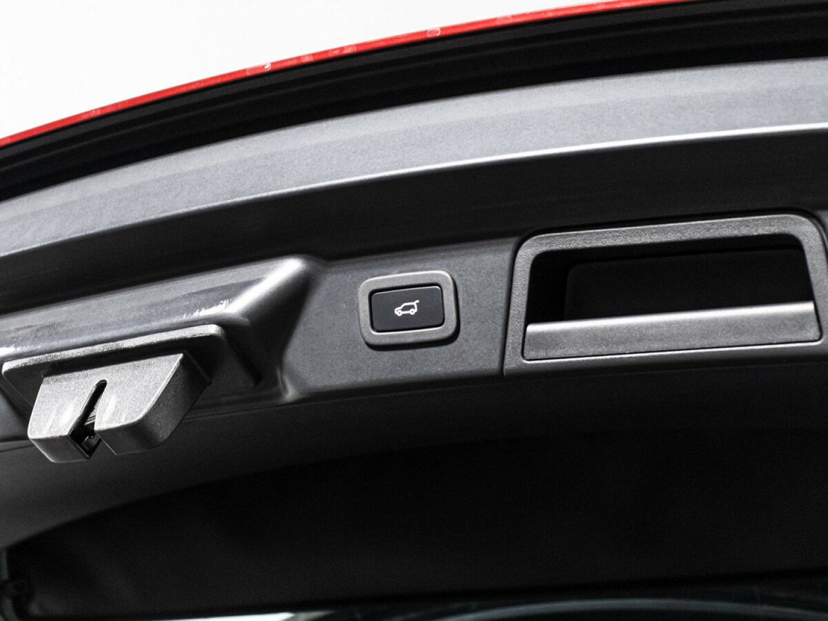 Land Rover Range Rover Velar 2018 года с пробегом. Фото: #26