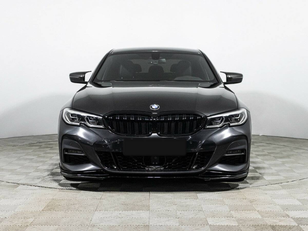 BMW 3 серии 2019 года с пробегом. Фото: #1