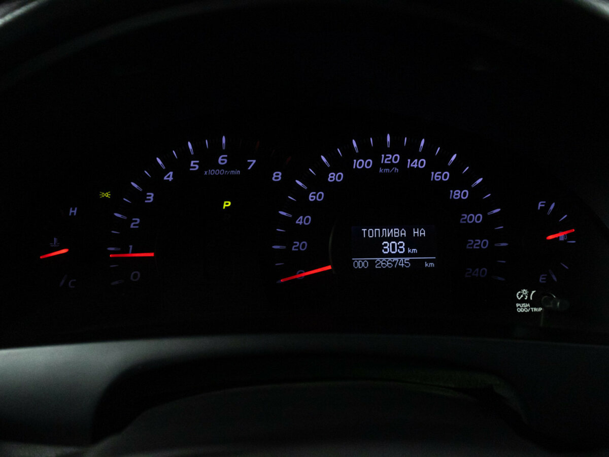 Toyota Camry 2010 года с пробегом. Фото: #10