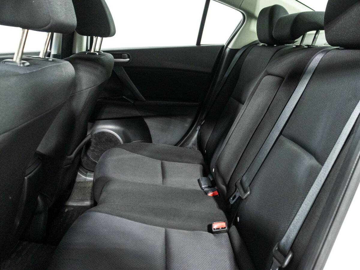 Mazda 3 2010 года с пробегом. Фото: #9