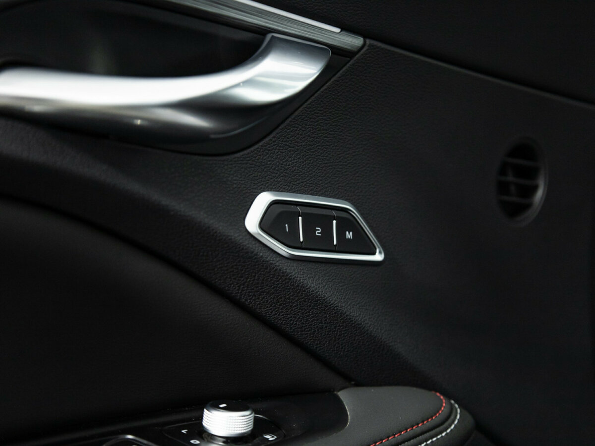 Geely Tugella 2023 года с пробегом. Фото: #15