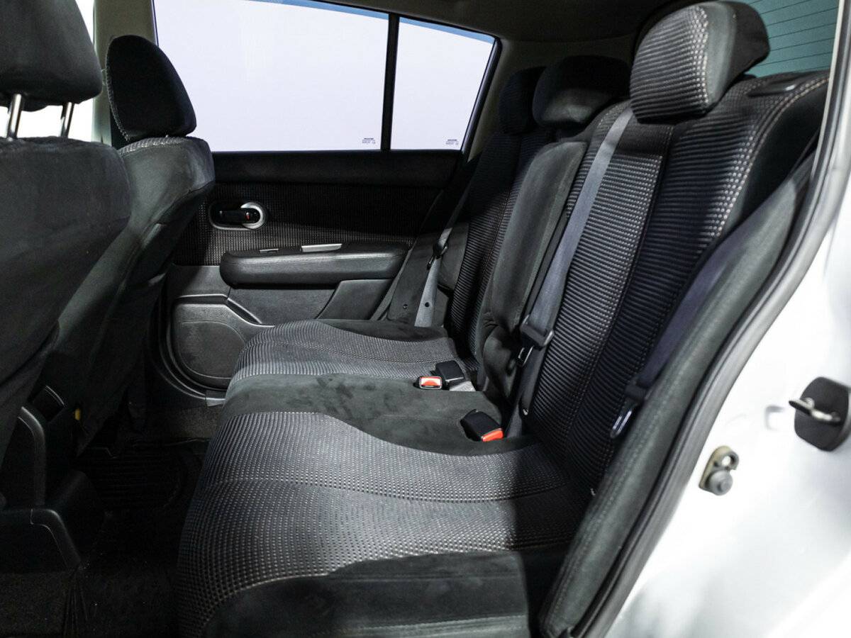 Nissan Tiida 2010 года с пробегом. Фото: #9