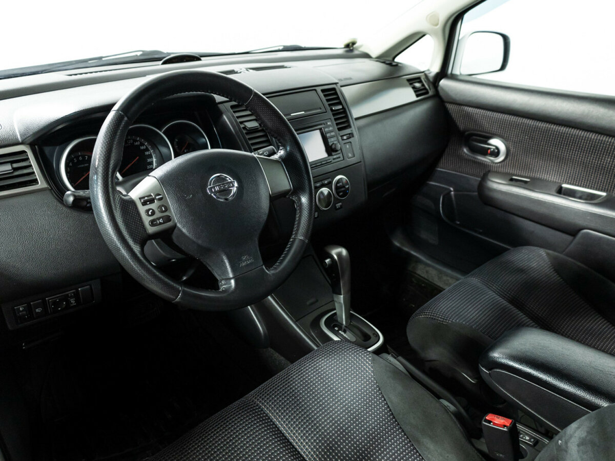 Nissan Tiida 2010 года с пробегом. Фото: #10