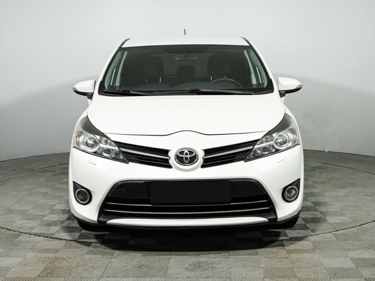 Toyota Verso 2013 года с пробегом. Фото: #1