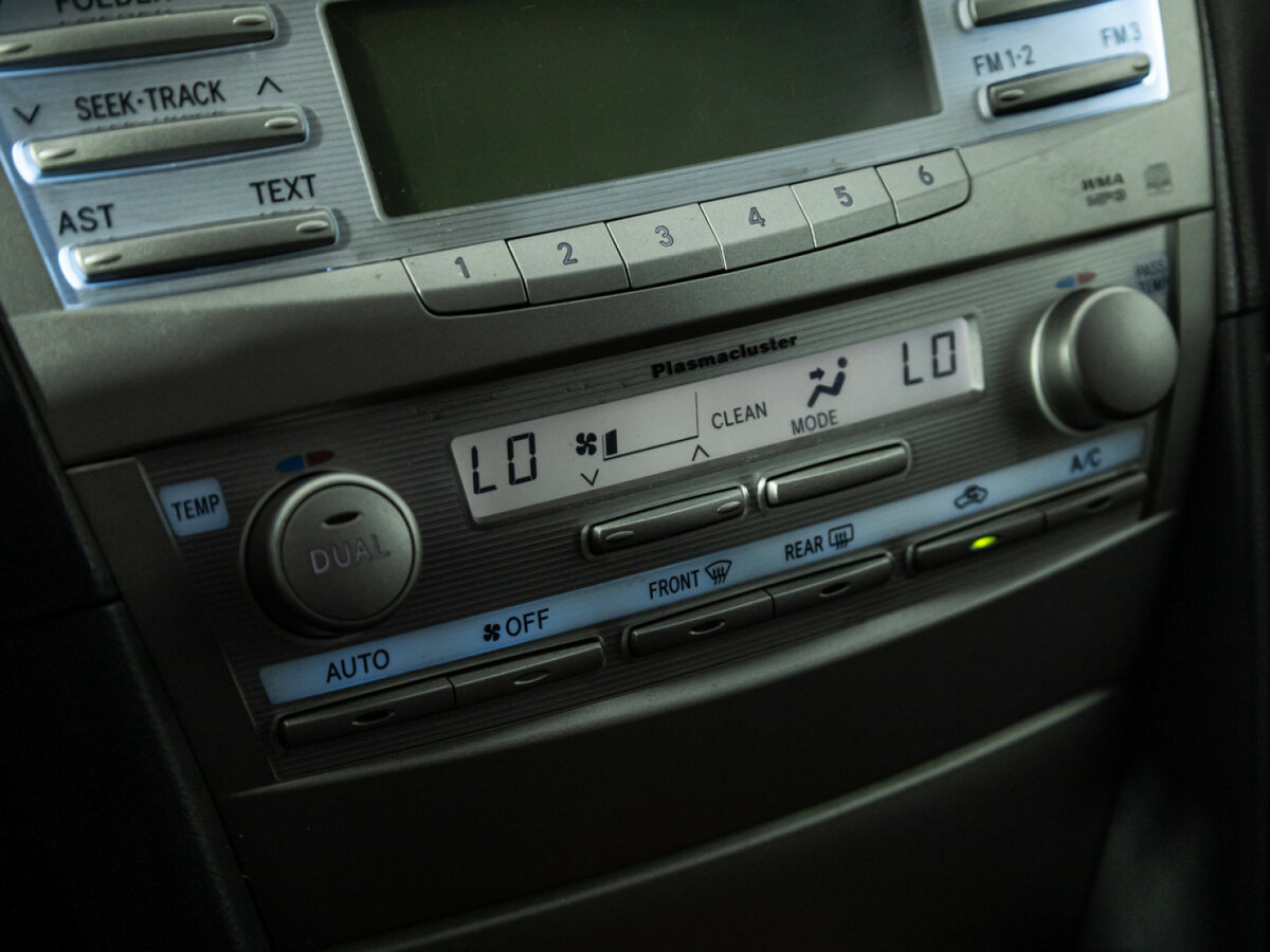 Toyota Camry 2010 года с пробегом. Фото: #12