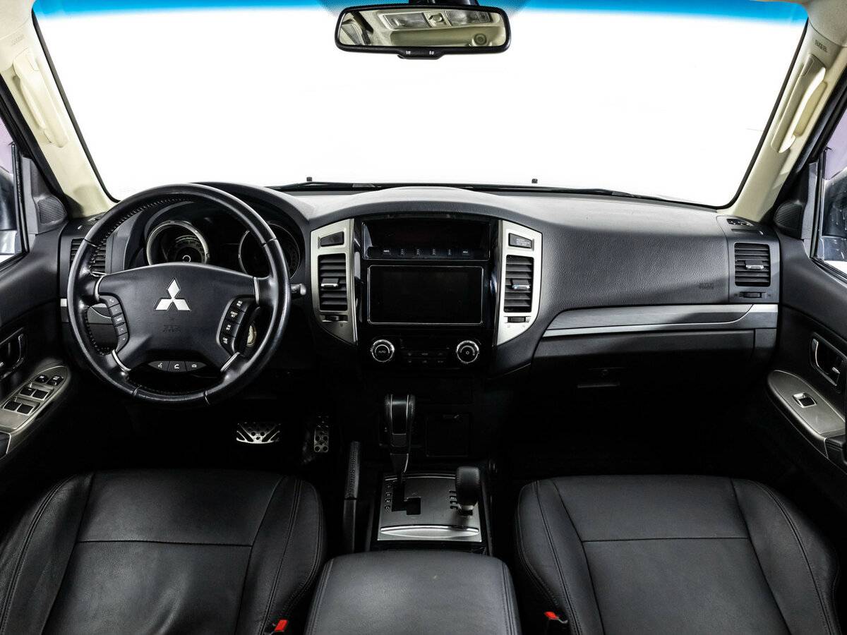 Mitsubishi Pajero 2017 года с пробегом. Фото: #10