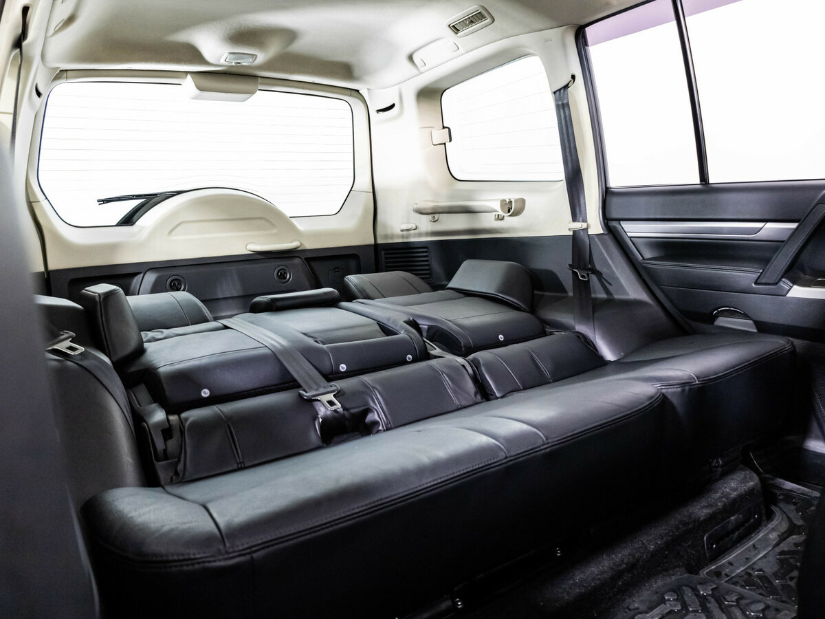 Mitsubishi Pajero 2017 года с пробегом. Фото: #27