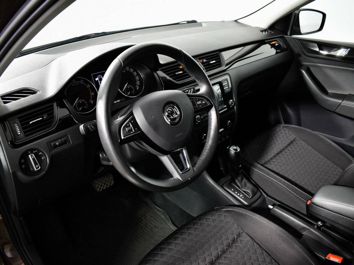 Б/У Шкода Рапид 2018 года. Фото: #8