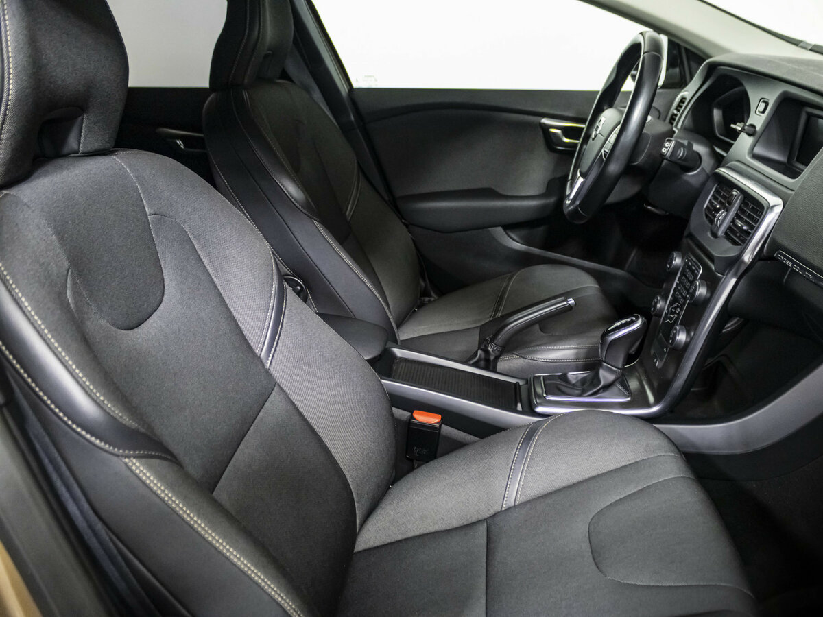 Volvo V40 Cross Country 2014 года с пробегом. Фото: #7