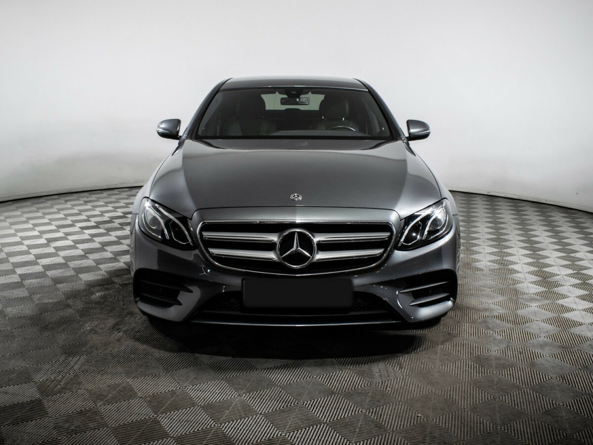 Mercedes-Benz E-Класс 2018 года с пробегом. Фото: #1