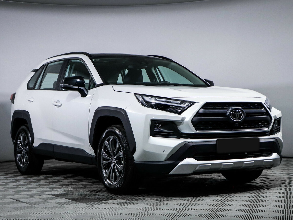 Toyota RAV4 2025 года с пробегом. Фото: #2