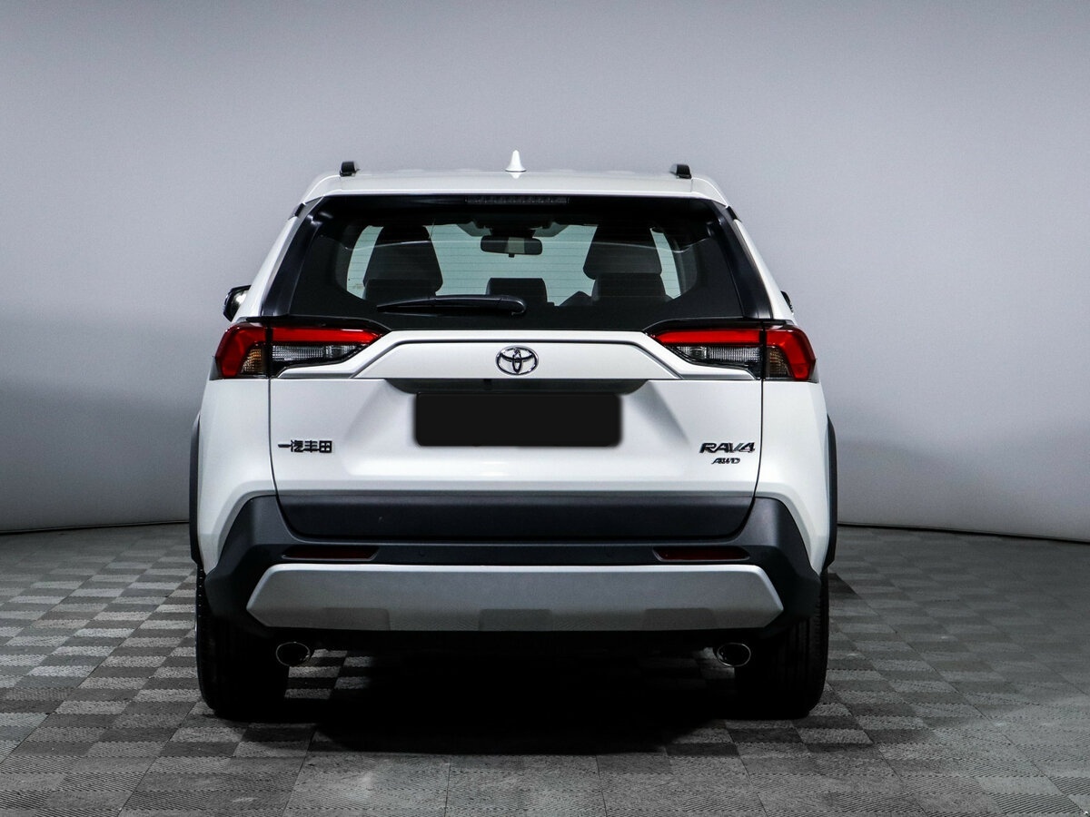 Toyota RAV4 2025 года с пробегом. Фото: #5