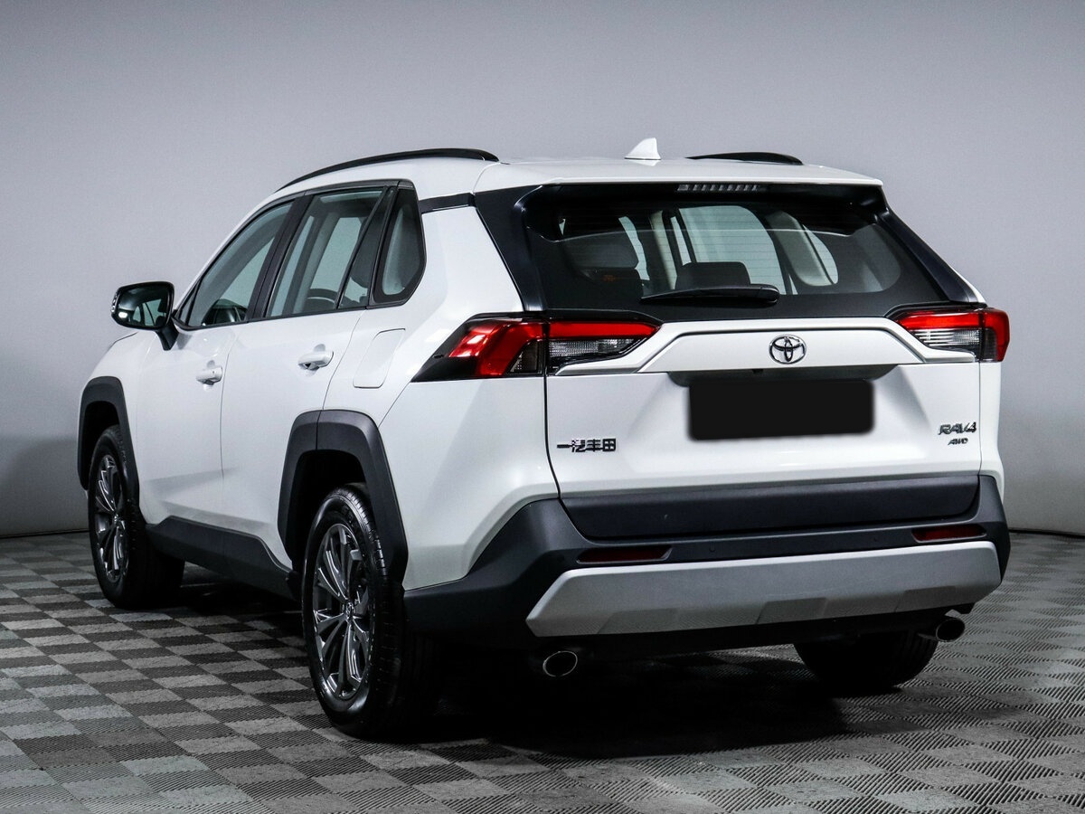 Toyota RAV4 2025 года с пробегом. Фото: #6