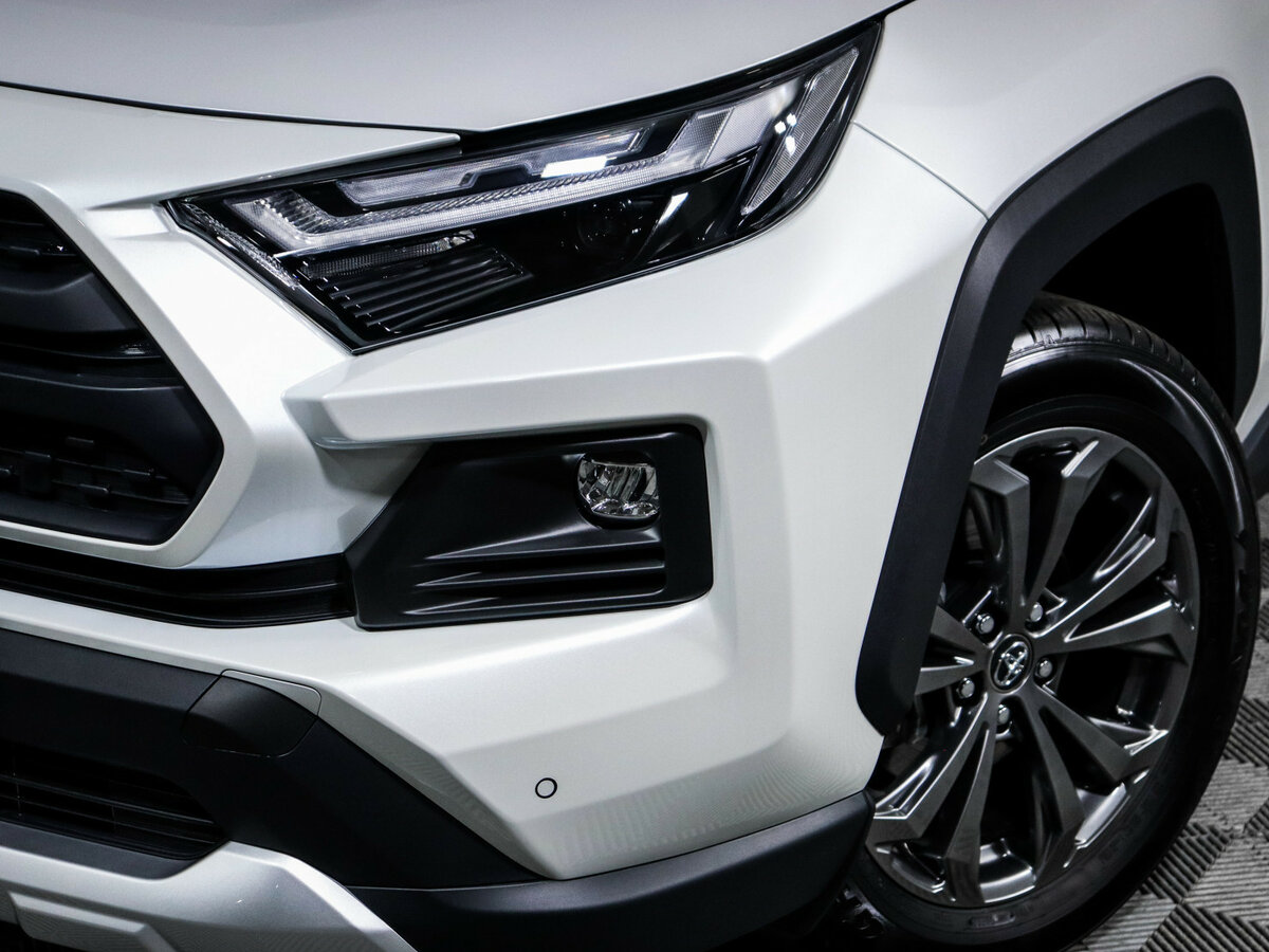 Toyota RAV4 2025 года с пробегом. Фото: #15