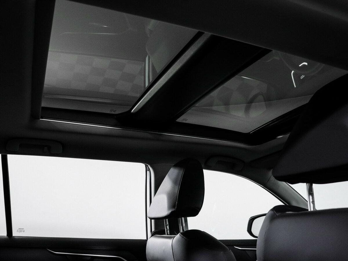 Toyota RAV4 2025 года с пробегом. Фото: #18