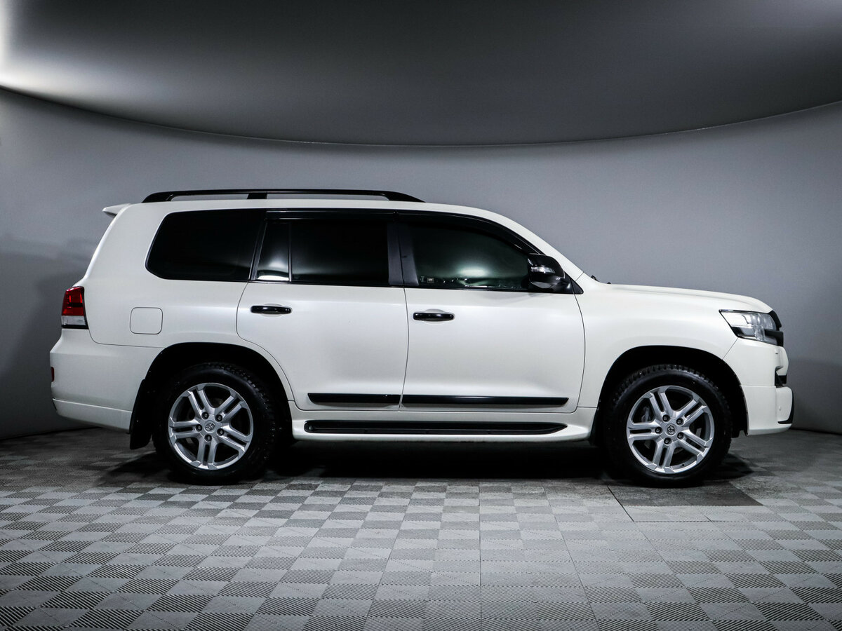 Toyota Land Cruiser 2018 года с пробегом. Фото: #3
