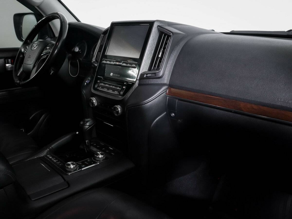 Toyota Land Cruiser 2018 года с пробегом. Фото: #8