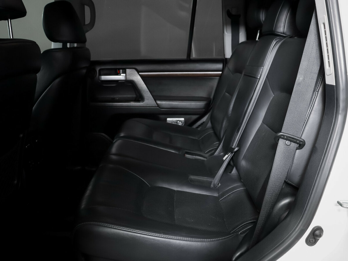 Toyota Land Cruiser 2018 года с пробегом. Фото: #9
