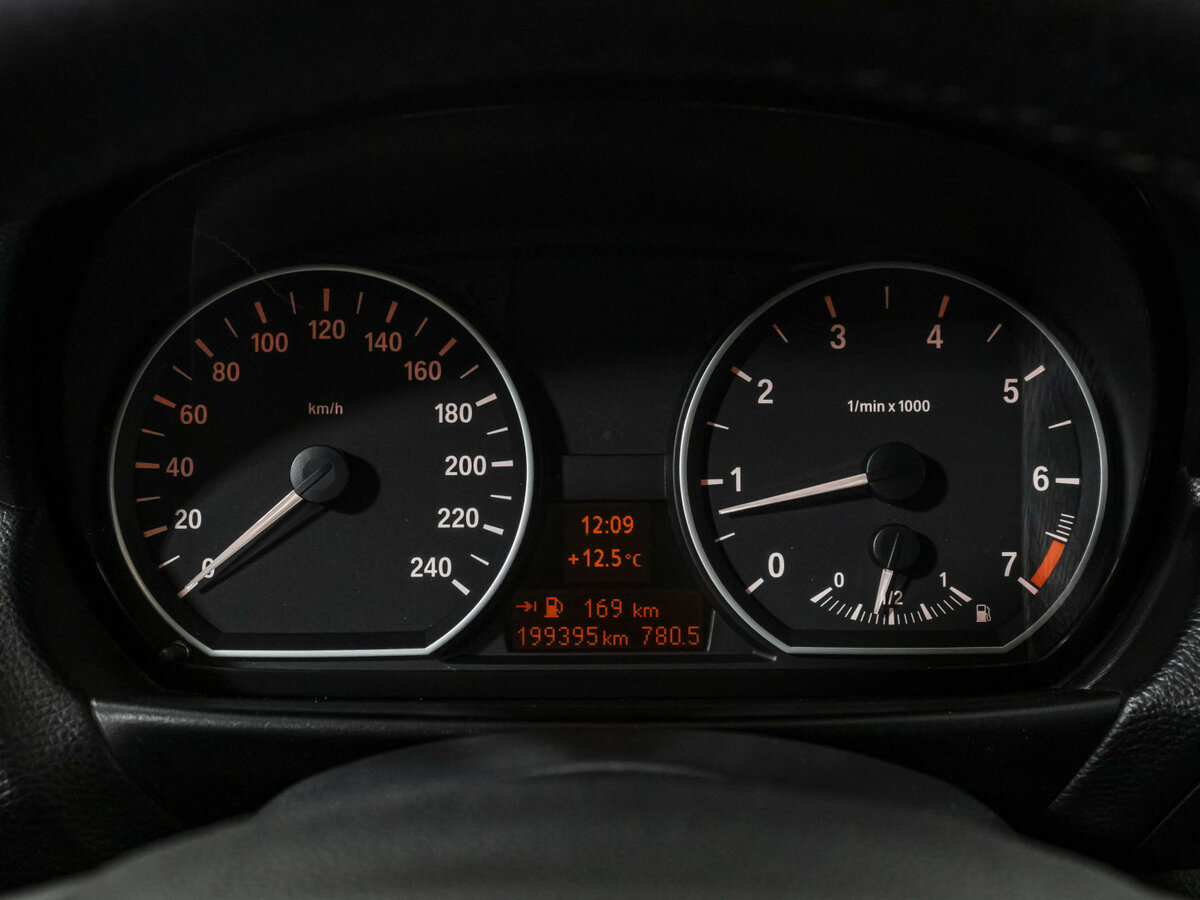 BMW 1 серии 2008 года с пробегом. Фото: #8